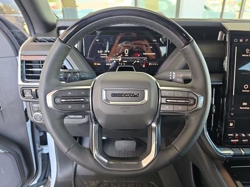 New 2026 GMC Yukon Denali w/ Denali Reserve Package AWD/4WD image 23