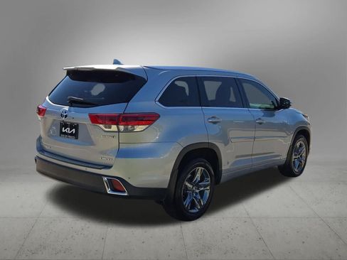 Used 2018 Toyota Highlander Limited Platinum AWD/4WD image 6
