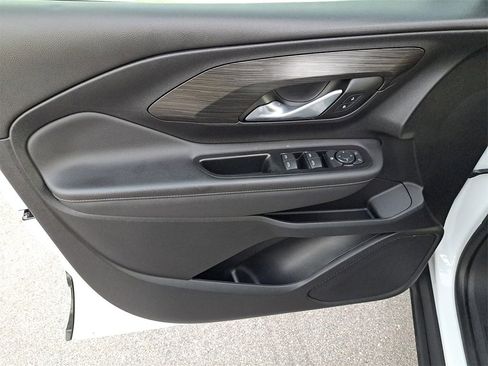 Used 2022 GMC Terrain SLE image 15