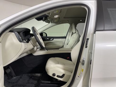 Certified 2025 Volvo XC60 T8 Plus w/ Protection Package Premier AWD/4WD image 6
