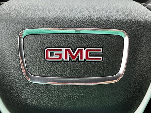 Used 2019 GMC Acadia SLE w/ LPO, Floor Liner Package FWD image 7