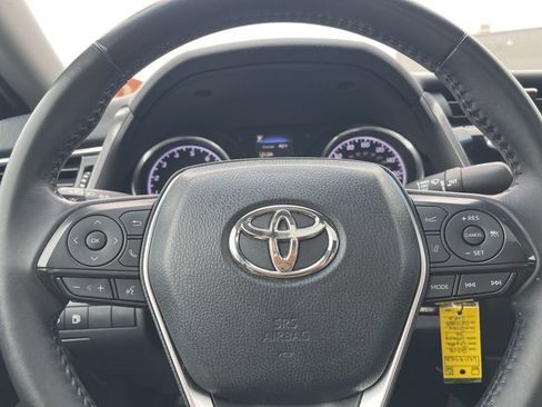Used 2018 Toyota Camry SE w/ Moonroof Package image 15