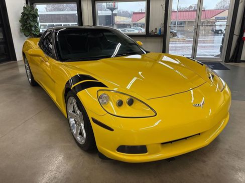 Used 2006 Chevrolet Corvette Coupe w/ Preferred Equipment Group image 17