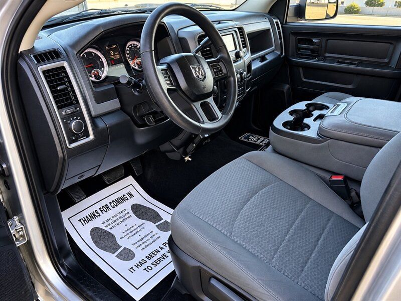 Used 2015 RAM 2500 Tradesman w/ Chrome Appearance Group AWD/4WD image 17