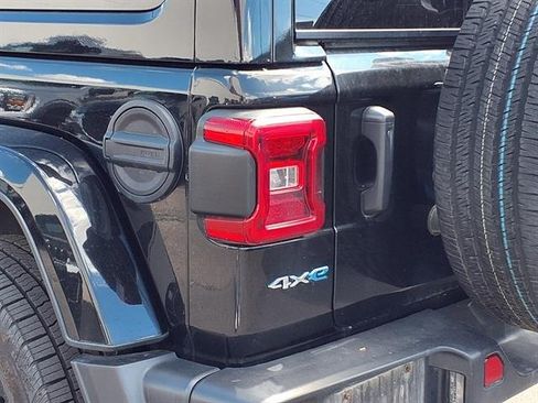 Used 2024 Jeep Wrangler Unlimited Sahara AWD/4WD image 8