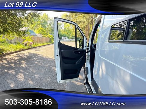 Used 2019 Mercedes-Benz Sprinter 170 image 35