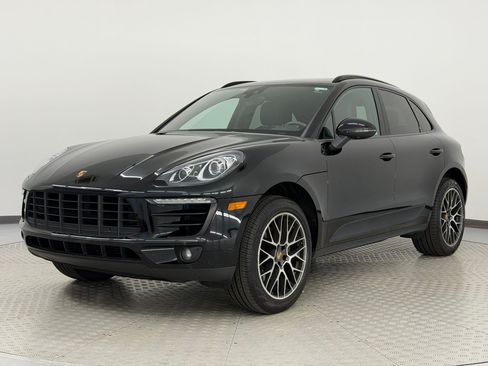 Used 2018 Porsche Macan AWD/4WD image 1