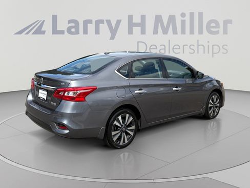 Used 2019 Nissan Sentra SV w/ Special Edition Package FWD image 5