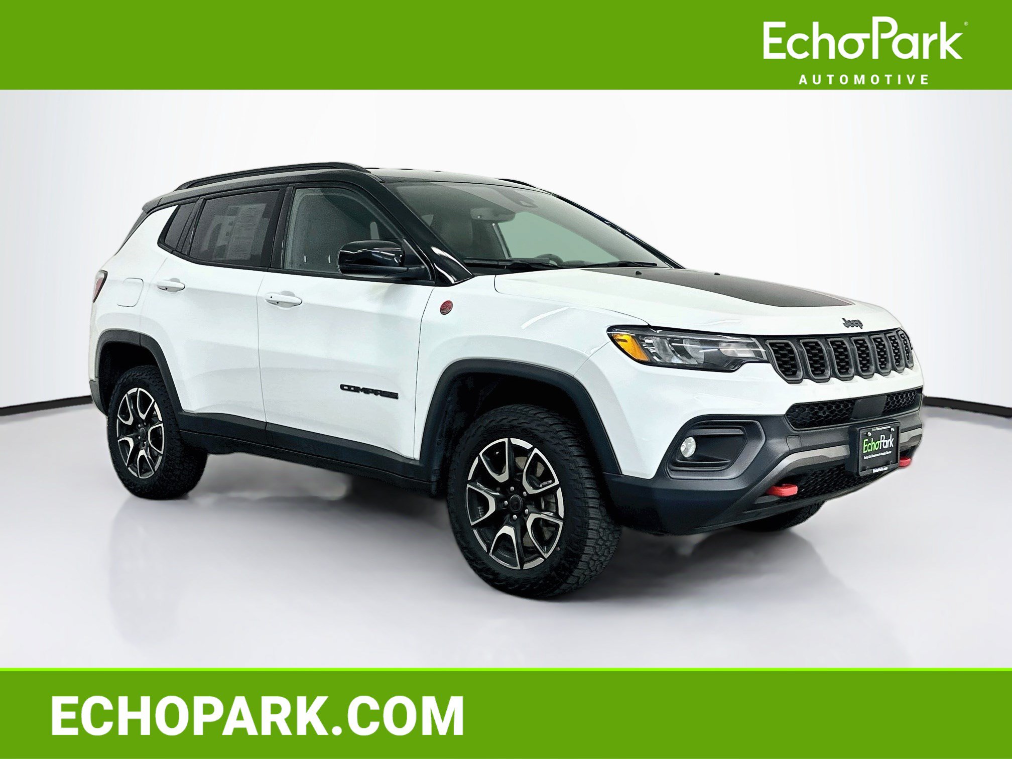 Used 2025 Jeep Compass Trailhawk AWD/4WD image 1