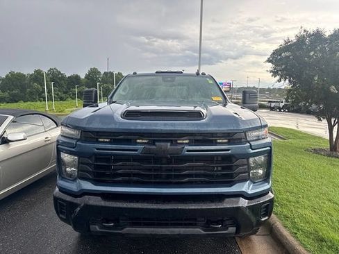 Used 2024 Chevrolet Silverado 2500 Custom w/ Custom Convenience Package AWD/4WD image 2