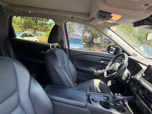 Used 2023 Nissan Rogue SV w/ SV Premium B Package AWD/4WD image 11