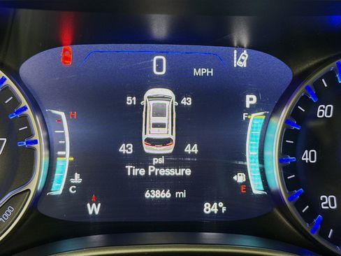 Used 2023 Chrysler Pacifica Touring-L FWD image 13