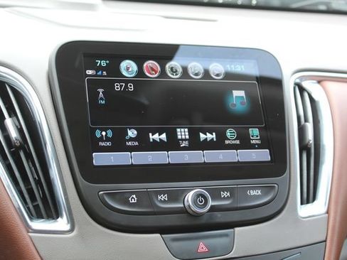 Used 2017 Chevrolet Malibu Hybrid w/ Leather Package FWD image 22