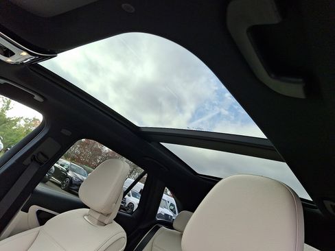 Certified 2026 Mercedes-Benz GLC 300 4MATIC image 9