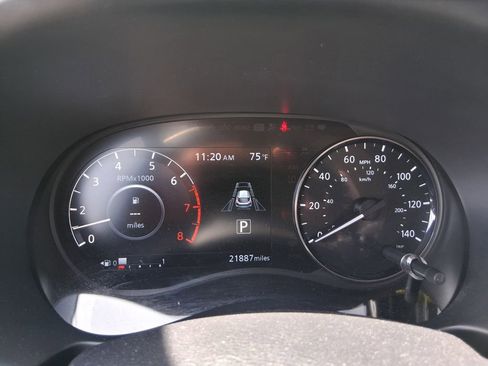 Certified 2023 Nissan Kicks SR w/ SR Premium Package FWD image 3