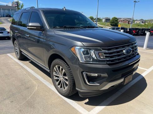Used 2018 Ford Expedition Limited AWD/4WD image 2