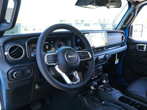 New 2026 Jeep Wrangler Sahara AWD/4WD image 24