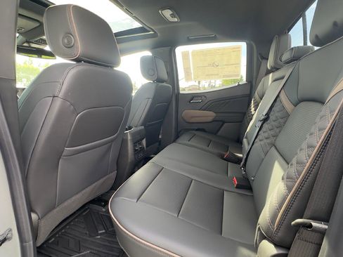 New 2026 GMC Canyon Denali AWD/4WD image 9