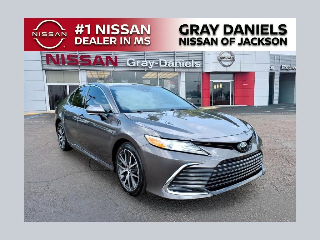 Used 2022 Toyota Camry XLE FWD 360° Tour