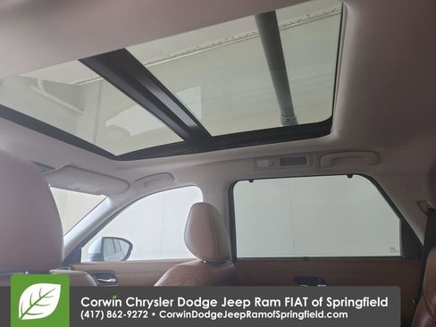 Used 2023 Nissan Pathfinder Platinum w/ Cargo Package image 31