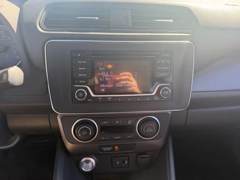 Used 2018 Nissan Leaf S w/ S Charge Package FWD image 17