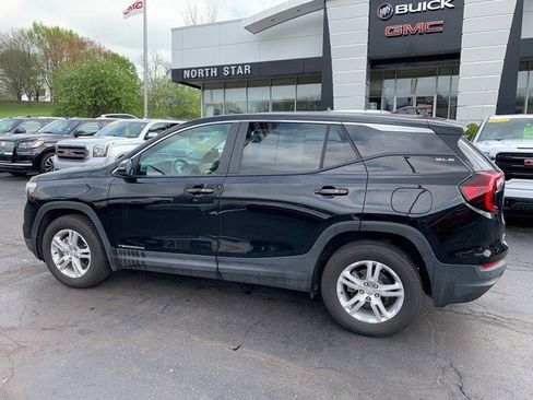 Certified 2023 GMC Terrain SLE AWD/4WD image 2