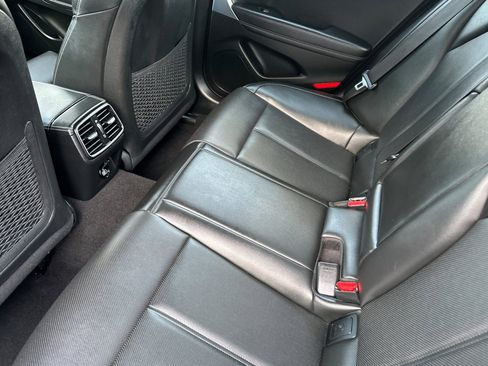 Used 2023 Genesis G70 2.0T image 12