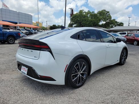 Used 2024 Toyota Prius Limited image 3