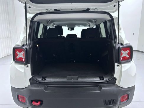 Used 2022 Jeep Renegade Trailhawk image 21