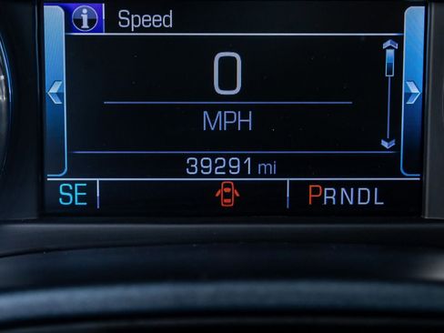 Used 2018 Chevrolet Silverado 1500 LT w/ LT Convenience Package AWD/4WD image 17