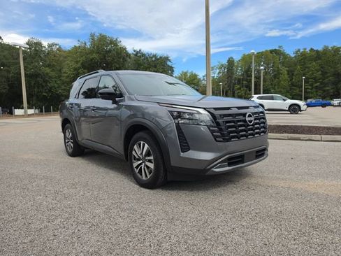 Certified 2026 Nissan Pathfinder SL FWD image 2