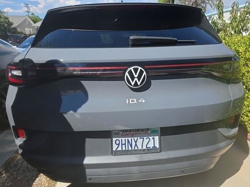 Used 2023 Volkswagen ID.4 Pro RWD image 4