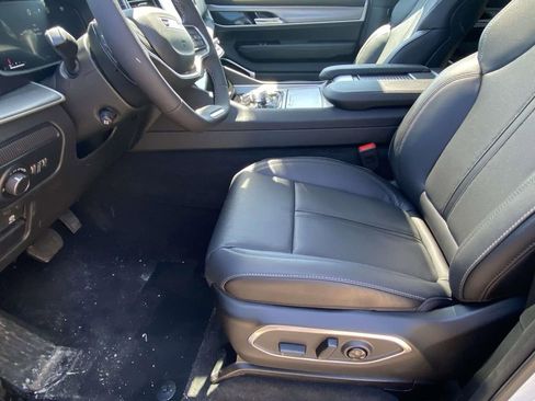 New 2026 Jeep Grand Wagoneer Limited w/ Premium Group II AWD/4WD image 13
