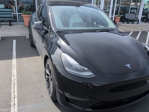 Used 2023 Tesla Model Y Performance image 5