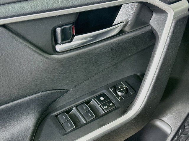 Used 2023 Toyota RAV4 XLE AWD/4WD image 20
