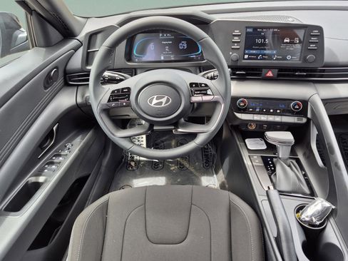 New 2026 Hyundai Elantra Sport FWD image 11