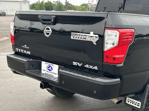 Used 2021 Nissan Titan SV w/ SV Convenience Package AWD/4WD image 13