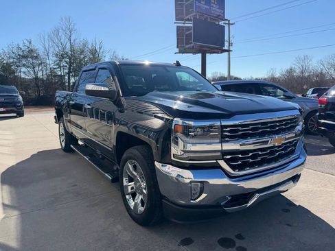 Used 2018 Chevrolet Silverado 1500 LTZ w/ Sport Package image 32