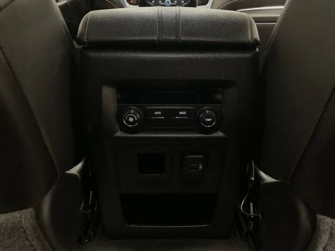 Used 2020 Chevrolet Traverse RS image 29