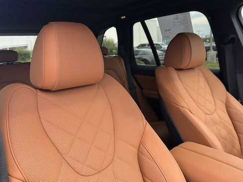 Certified 2025 BMW X5 xDrive40i w/ M Sport Package image 24
