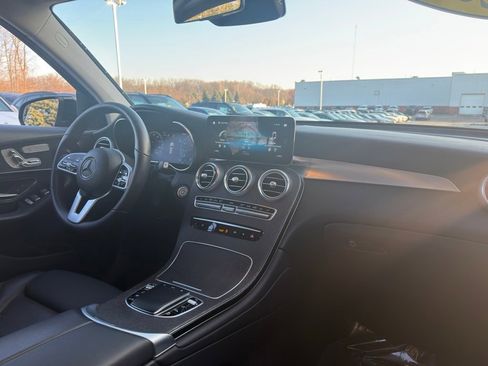 Certified 2022 Mercedes-Benz GLC 300 4MATIC w/ Premium Package Lite image 17