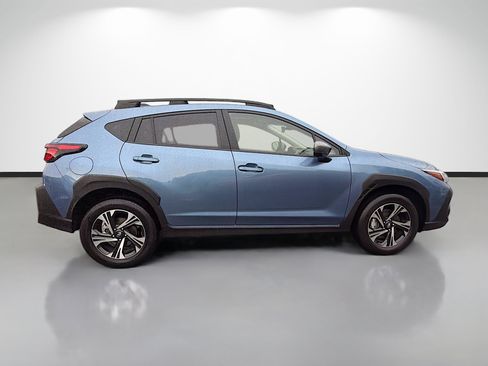 Used 2024 Subaru Crosstrek 2.0i Premium AWD/4WD image 2