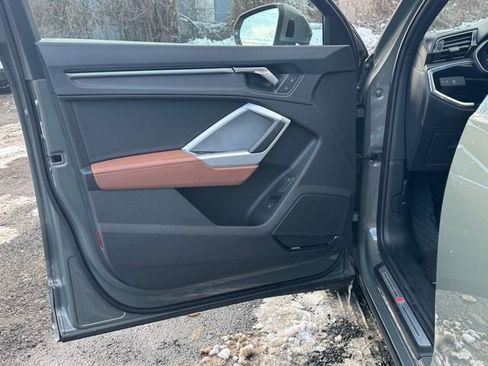 Certified 2025 Audi Q3 2.0T Premium Plus w/ Premium Plus Package image 10