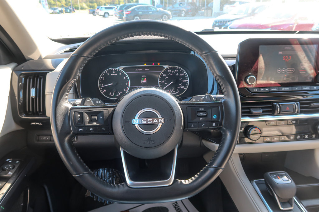 Used 2022 Nissan Pathfinder SV AWD/4WD image 28