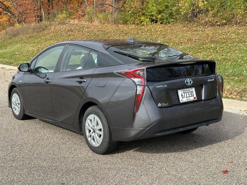 Used 2016 Toyota Prius Two image 2