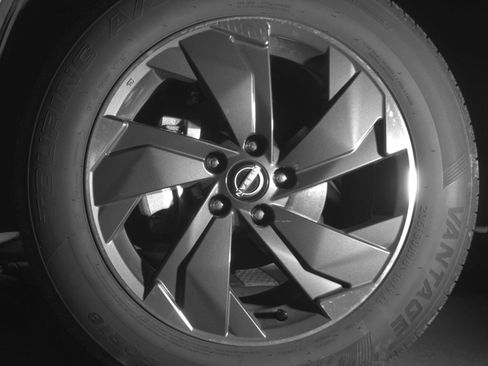 Used 2025 Nissan Rogue SV FWD image 15
