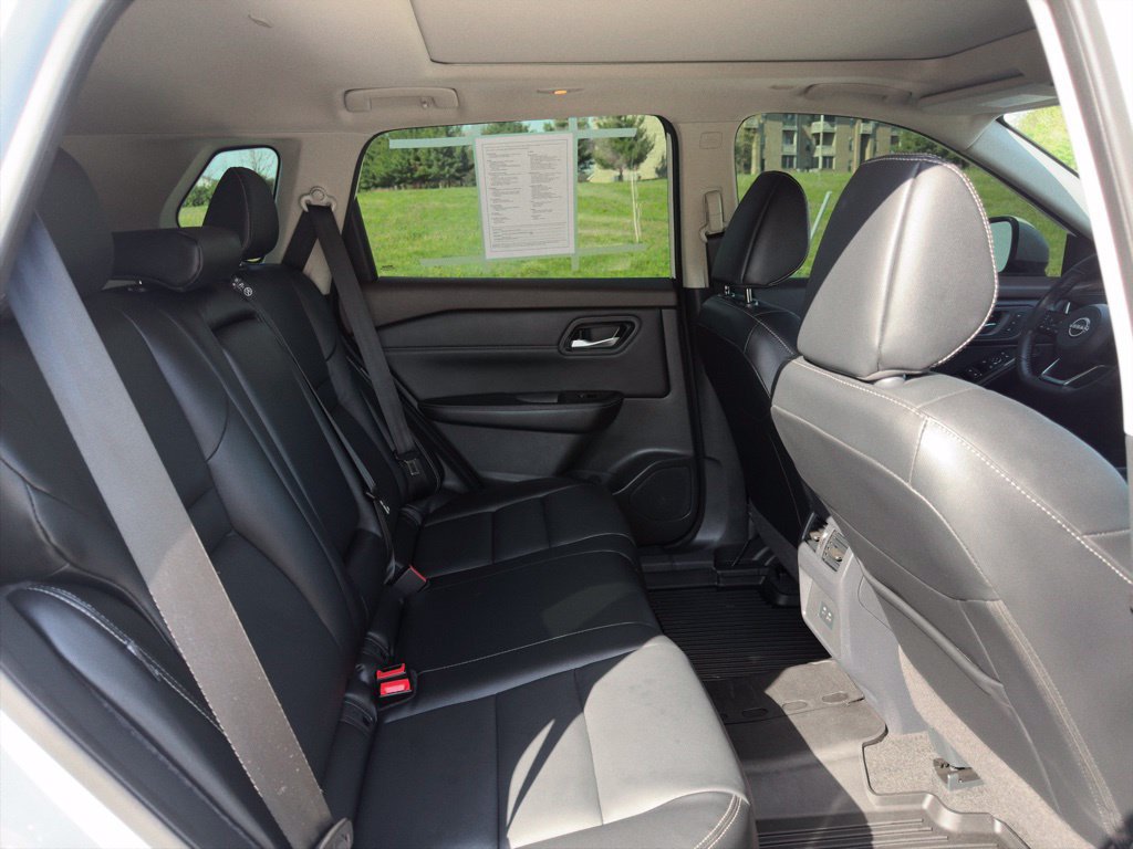 Used 2023 Nissan Rogue SL FWD image 31