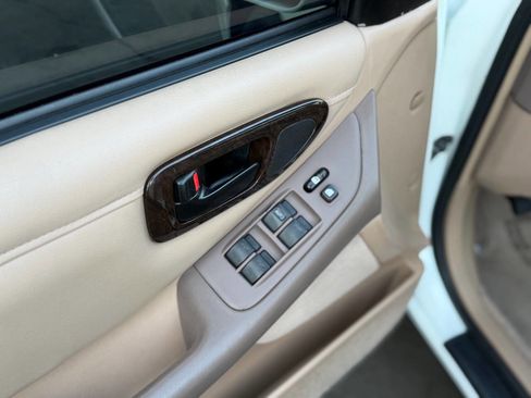 Used 1996 Toyota Avalon XLS image 5