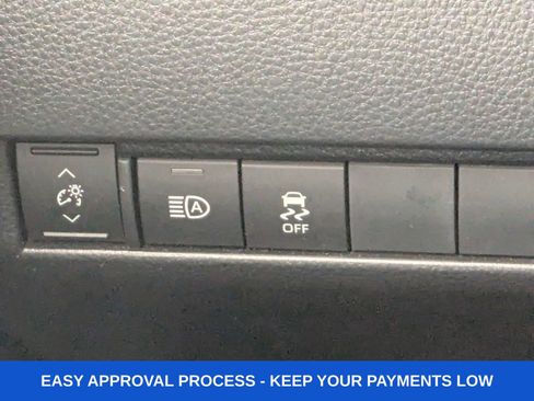 Used 2023 Toyota Venza XLE AWD/4WD image 40