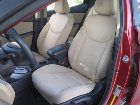 Used 2012 Hyundai Elantra GLS w/ Preferred Pkg 3 FWD image 19